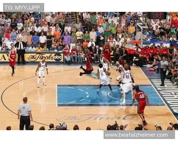 WWE巨星与足球明星的巅峰对决谁才是真正的体育传奇之战